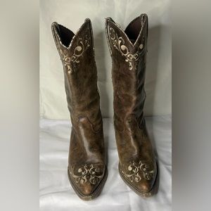 DURANGO Western Boots Womens 12" Crush
Scroll in Brown